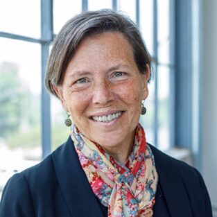 headshot of Dr. Kelle Barfield